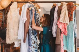 Thuê quần áo chụp ảnh sống ảo, cô gái mắc bệnh đáng sợ 