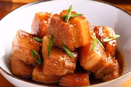 Đồ muối chua và thịt mỡ là hai loại thực phẩm gây hại cho xương