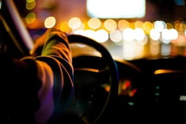 Cô gái gặp họa khi bắt xe công nghệ đi làm 