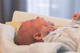 Bạo hành trẻ sơ sinh, nữ y tá gặp kết đắng 