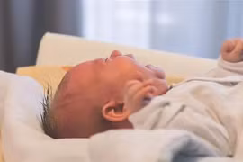 Bạo hành trẻ sơ sinh, nữ y tá gặp kết đắng 