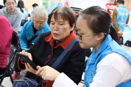 ‘Nền kinh tế bạc’ Trung Quốc: Cụ già tiêu tiền nhiều hơn giới trẻ