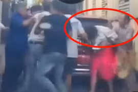 Bình Dương tạm đình chỉ công tác phó đội trưởng trong clip đánh dân