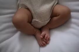 Bố mẹ đi vắng, bé trai ở nhà một mình bị chó cắn tử vong 