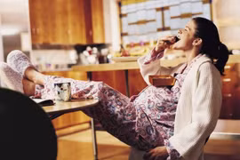 Thói quen xấu khiến nước ối đục, mẹ bầu thay đổi kẻo thai lưu