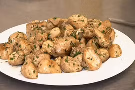 Rùng mình món ăn kinh dị làm từ tinh hoàn cừu