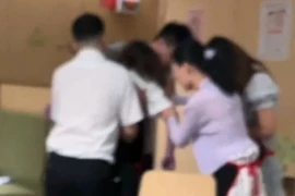 Đang ăn lẩu với đồng nghiệp, cô gái chết thảm vì điều không ngờ