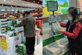 Cụ ông không đủ tiền mua sữa cho vợ ung thư...kết ấm lòng 