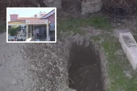 Đưa con đi chôn, cha mẹ nghe thấy tiếng khóc rợn người và sự thật