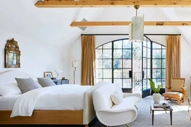 Chàng trai gặp trải nghiệm kinh hoàng khi đang âu yếm bạn gái 