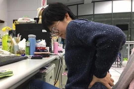 Đau lưng uống kháng sinh, thận mưng mủ thối nát đáng sợ