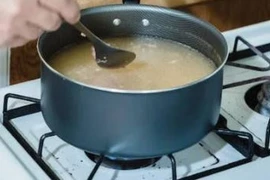 Nguy kịch vì ăn canh kiểu này: Bác sĩ khuyến cáo