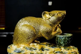 Đa dạng “Chuột ôm hũ vàng” được săn đón chơi Tết Canh Tý 2020