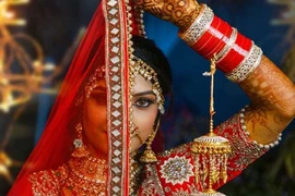 Cưới 3 năm không chịu động phòng, nghỉ dịch vợ phát hiện điều đáng sợ 