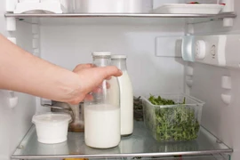 Ăn sữa chua quá hạn, người đàn ông bị nhiễm khuẩn nặng