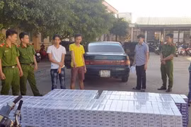 Phát hiện lái xe ôtô Camry vận chuyển 1.250 cây thuốc lá lậu