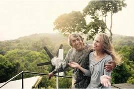 Mua 300ha đất ngập rác, cặp đôi bị chửi điên rồi gây choáng khi...