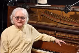 Chuyện lạ hôm nay: Quý ngài “sống dậy” sau khi chôn, sự thật té ngửa...