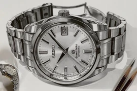 Loạt tranh gây ảo giác cao độ, khiến người xem lẫn lộn thực hư