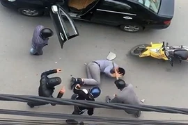 Lộ nguyên nhân vụ tài xế bị lôi khỏi ô tô, đánh dã man trên đường