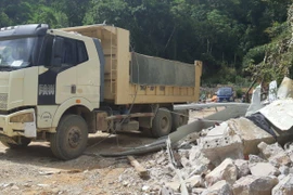 Cận cảnh sào huyệt ma túy Lóng Luông bị san phẳng