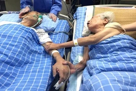 Vợ chồng già tình cảm... và câu nói “rút ruột rút gan“