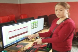 Đột kích quán game, bắt quả tang nhiều “quý bà” đang đánh bạc