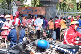 Hàng loạt lãnh đạo công ty bất ngờ 'mất tích', gần 2.000 công nhân mất Tết