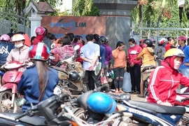 Hàng loạt lãnh đạo công ty bất ngờ 'mất tích', gần 2.000 công nhân mất Tết