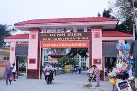 Thanh Hóa: Bé sơ sinh suýt bị chôn sống có tiên lượng xấu