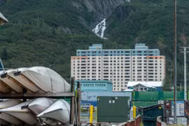 Kỳ quặc nơi người dân không bao giờ ra khỏi nhà 