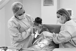 Bác sĩ say rượu vẫn đi mổ đẻ và cái kết bàng hoàng