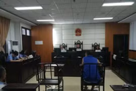 Chuyện lạ hôm nay: Ăn thịt gà người đàn ông cũng bị bắt vì...