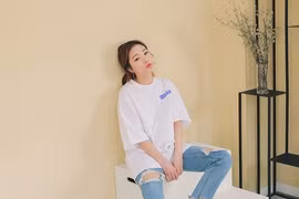 Jeans rách phong cách chất ngất nhờ các cách mix đồ sau