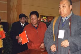 Trung Quốc: Kẻ giết người đội lốt sư và thành quan to 