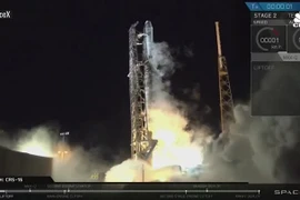 Video: Tên lửa tốc độ "khủng" mang robot và 20 con chuột lên vũ trụ 