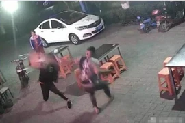 Chuyện lạ hôm nay: Hào phóng trả tiền cơm hộ... bị đánh suýt chết