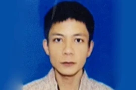 Con ăn trộm 11 cây vàng mang về... chia cho mẹ