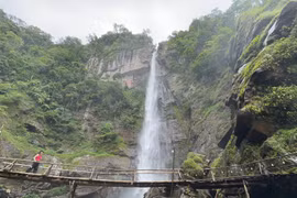 Băng rừng vượt suối, chinh phục “tứ đại tử địa” Háng Tề Chơ