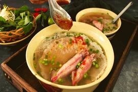 Thưởng thức món bún quậy đặc sản trứ danh "đảo ngọc" Phú Quốc