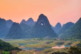 Chiêm ngưỡng “Mắt Thần Núi” viên ngọc quý giữa non Cao Bằng