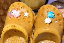 “Ăn dép” có gì ngon khiến nhiều người đợi chờ cả tiếng đồng hồ?