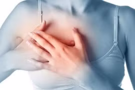 Ai dễ mắc ung thư vú?