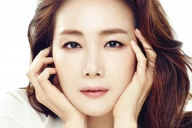 Diễn viên “Bản tình ca mùa đông” Choi Ji Woo lên xe hoa ở tuổi 43