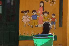 Những đứa trẻ 'đánh rơi' ngày khai giảng trên nương cao