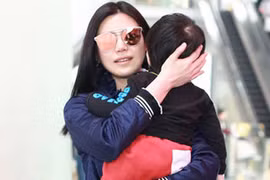 “Tiểu Long Nữ” Trần Nghiên Hy tươi tắn bên con trai sau ồn ào