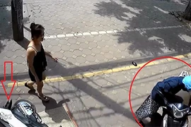 Video: Kỳ lạ Honda Lead không người lái lao qua ngã tư phi lên vỉa hè