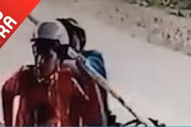 Video: Cận cảnh pha giật dây chuyền táo tợn ở Củ Chi 