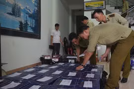 Bắt xe container chở hàng trăm chai rượu không có hóa đơn chứng từ