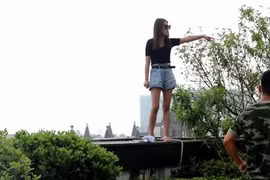 Phẫu thuật thẩm mỹ hỏng, cô gái ‘hận đời’ đòi tự tử 